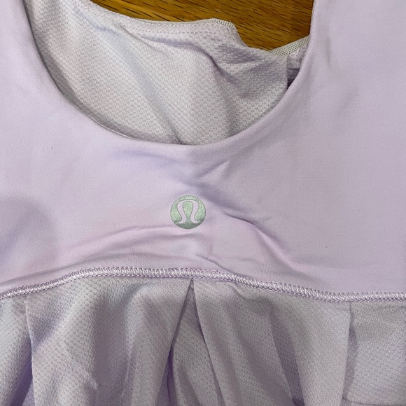 Lululemon tank size 8 - Picture 3 of 3